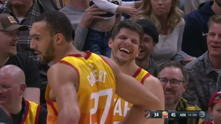 Kyle Korver Attempts To Inbound Airball, Laughs At His Own Goof